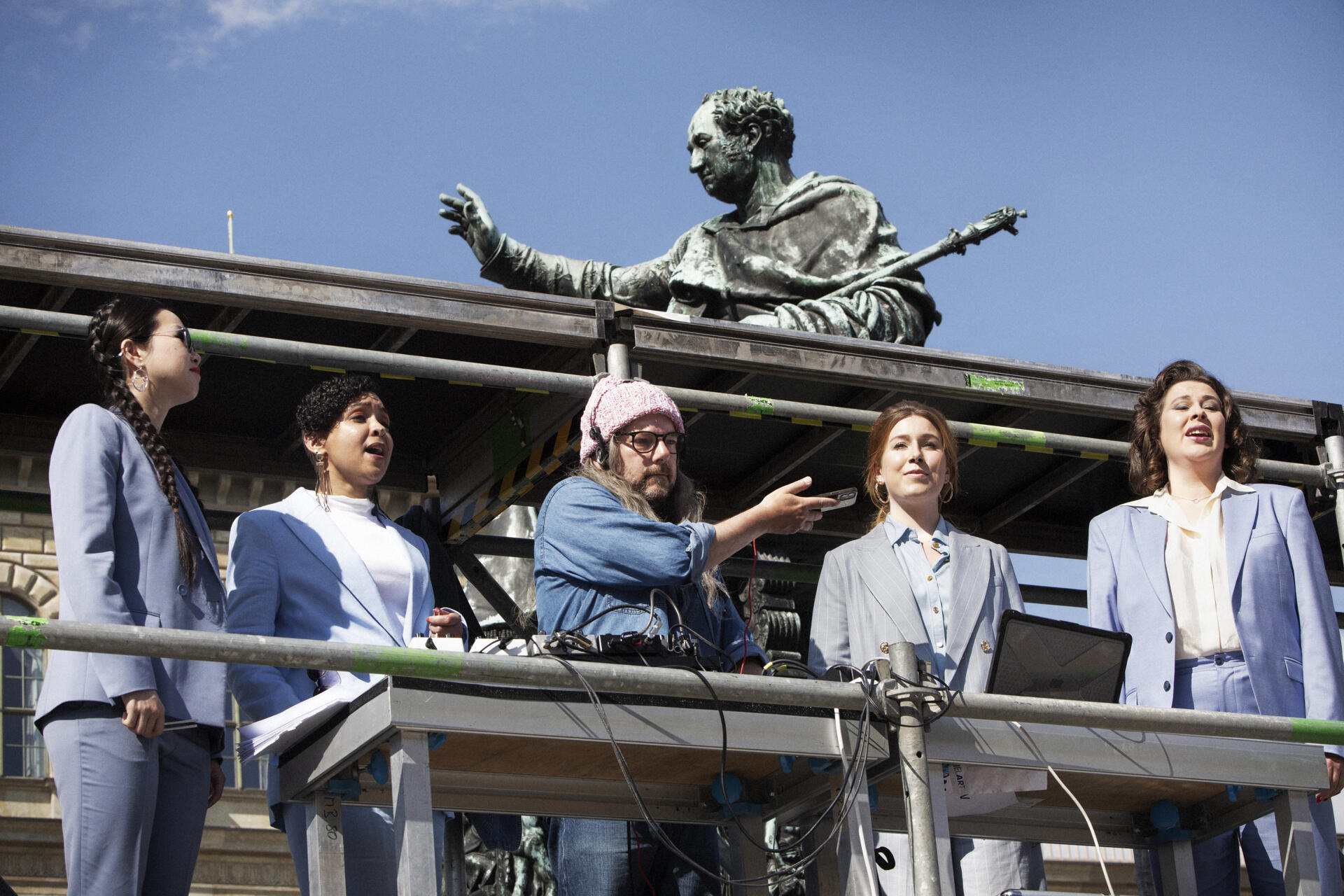 Auditiv Vokal (Coco Lau, Lidia Luciano, Constanza Filler, Marie Bieber), Mirko Borscht